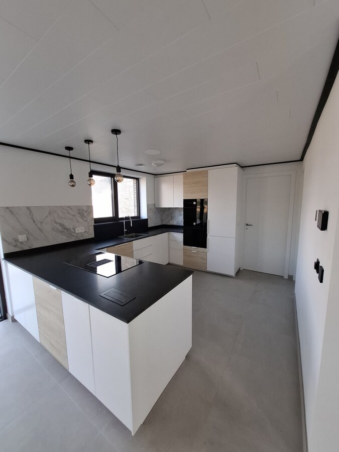 Instapklare BEN-woning met geothermische warmtepomp, passieve koeling en domotica 