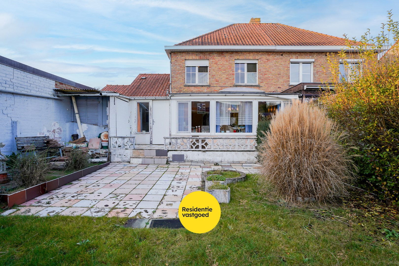 Ruime woning met zuidgerichte tuin te Sint-Michiels 