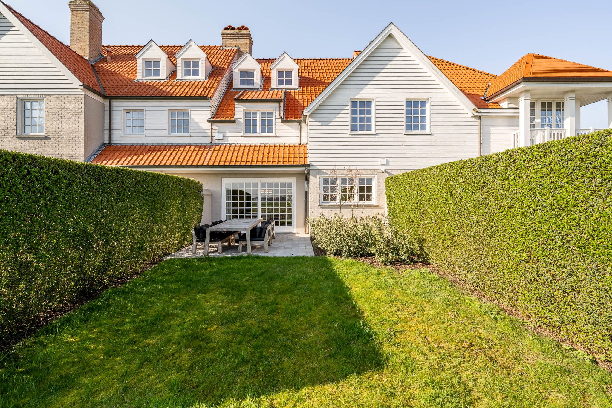 Maison récemment rénovée à vendre avec une vue magnifique sur les polders. 