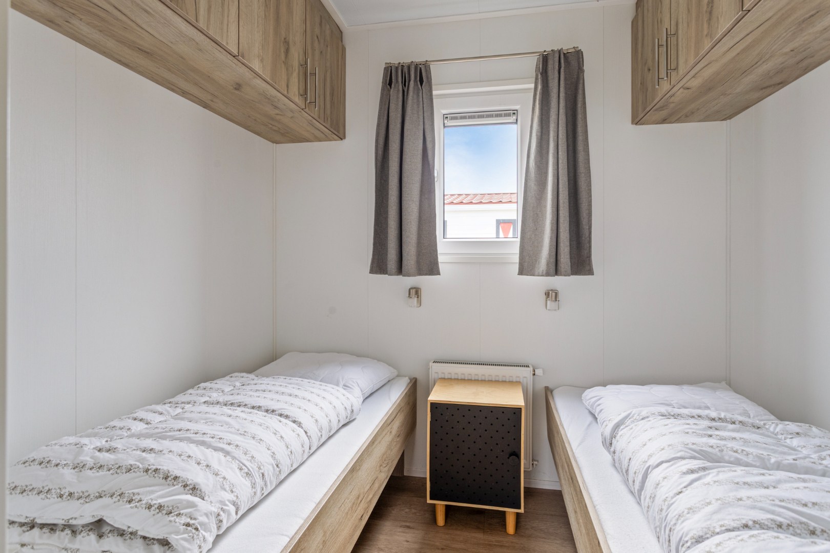 Ontsnap aan de dagelijkse hectiek en geniet van een welverdiende vakantie in deze charmante chalet (nr. ME46), te koop aangeboden op park Duinzicht in Koudekerke! 