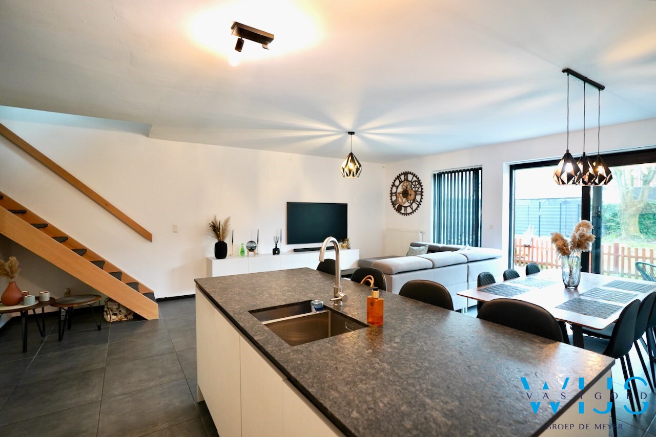 Instapklaar &amp; energiezuinig woonhuis te Zelzate ! 