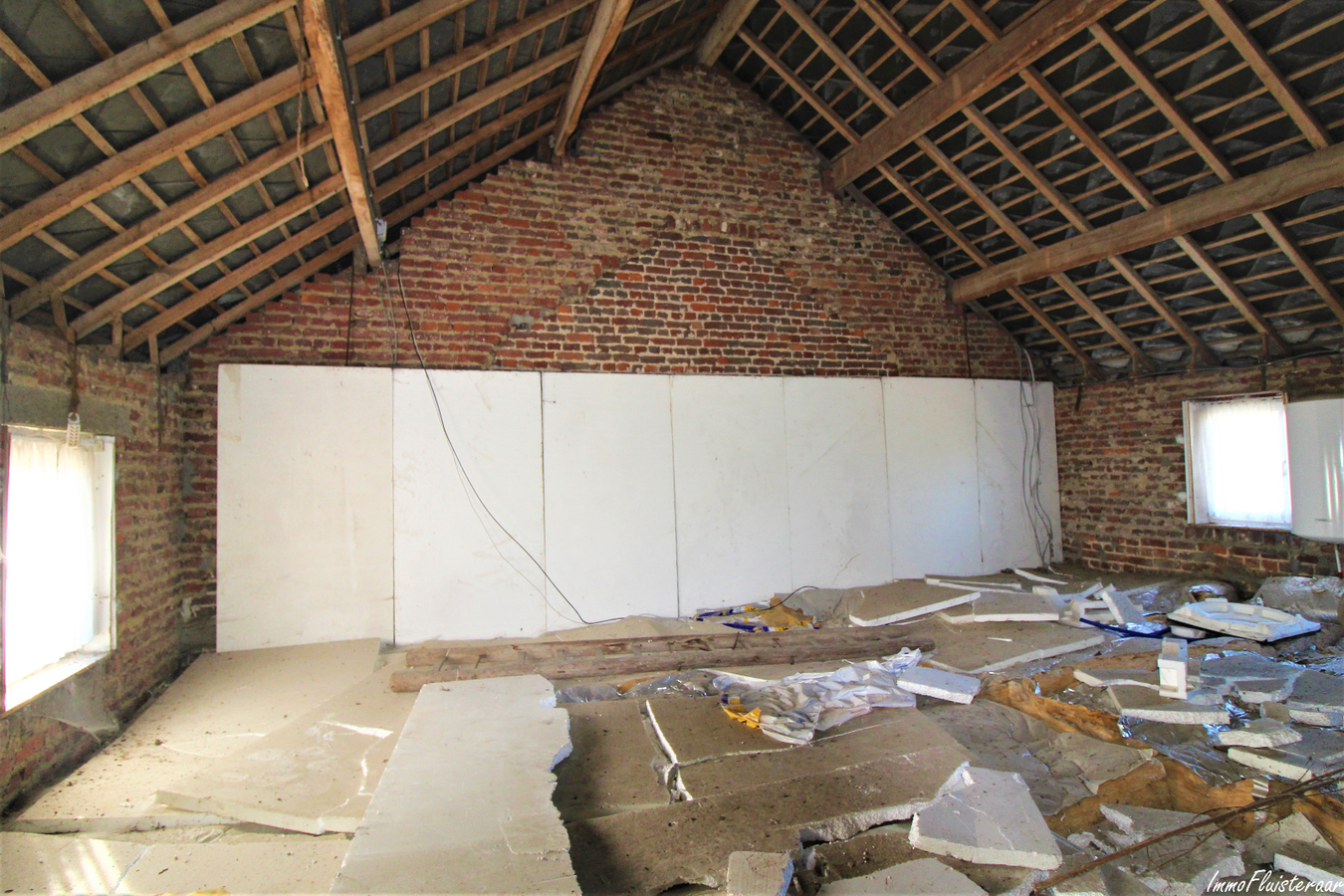 Maison à rénover (1900-1950) avec annexes et prés sur plus de 60a à Geetbets (Brabant Flamand) 