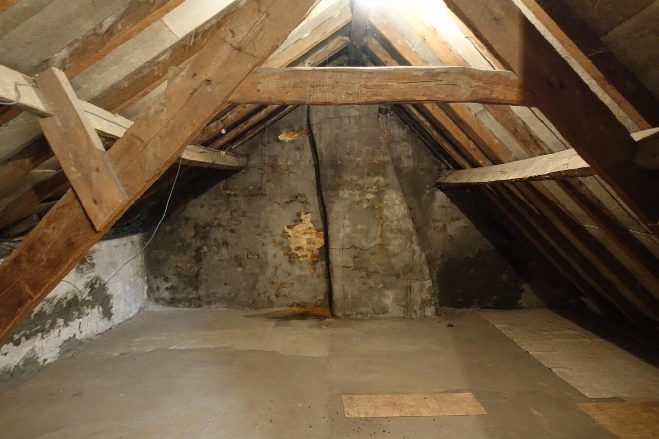 Te renoveren landelijke woning 