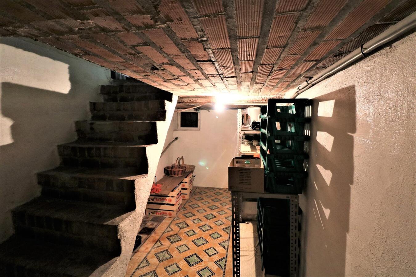 Rustige gelegen open bebouwing met bouwgrond op 2909 m² te Koekelare 