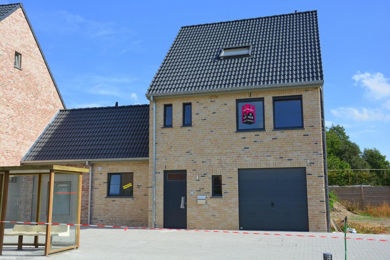 Mooie nieuwbouwwoning met 6 slaapkamers en garage 