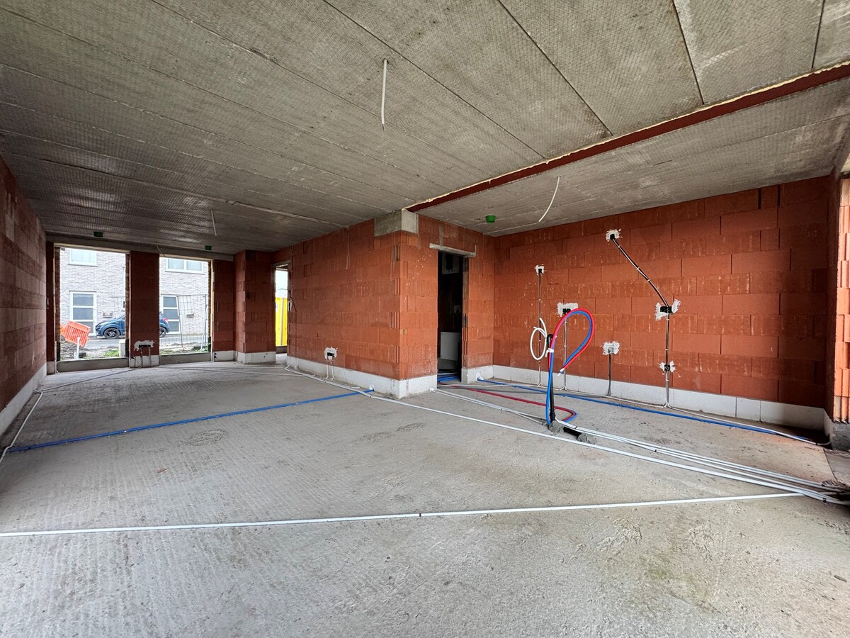 Nieuwbouwwoning met 4 slaapkamers en tuin te Koekelare 