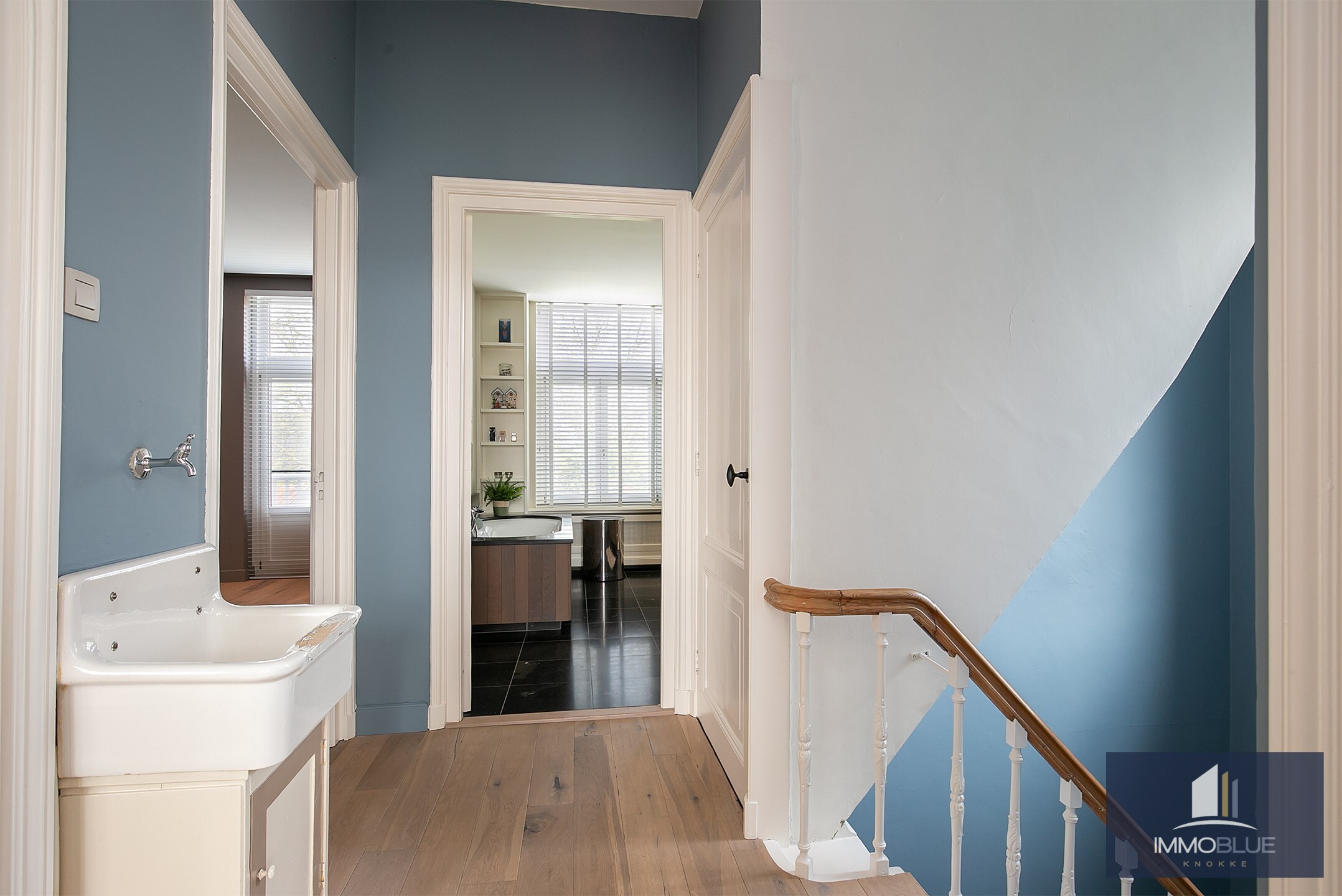 Maison de maître exclusive et élégante avec de grands espaces de vie. 