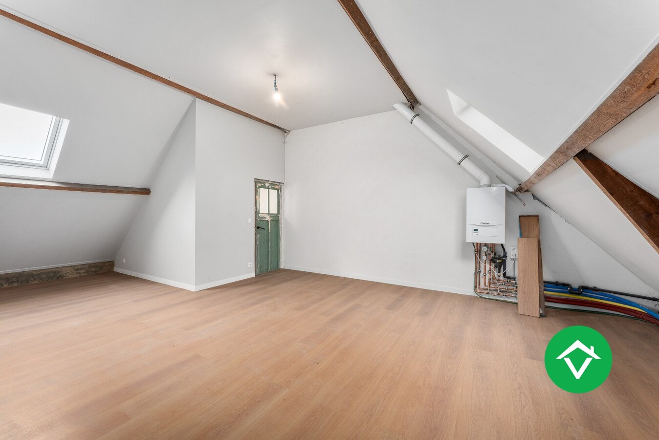 Rijwoning met 4 slaapkamers en stadstuin op centrale ligging te Roeselare 