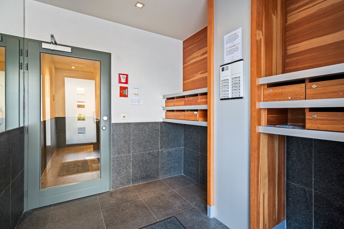 Modern 1 slaapkamerappartement op een boogscheut van het strand 