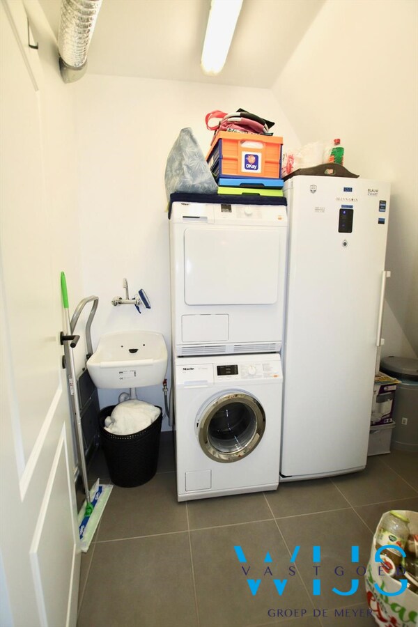 Prachtige duplex + garage in het rustige landelijke OOSTEEKLO ! 