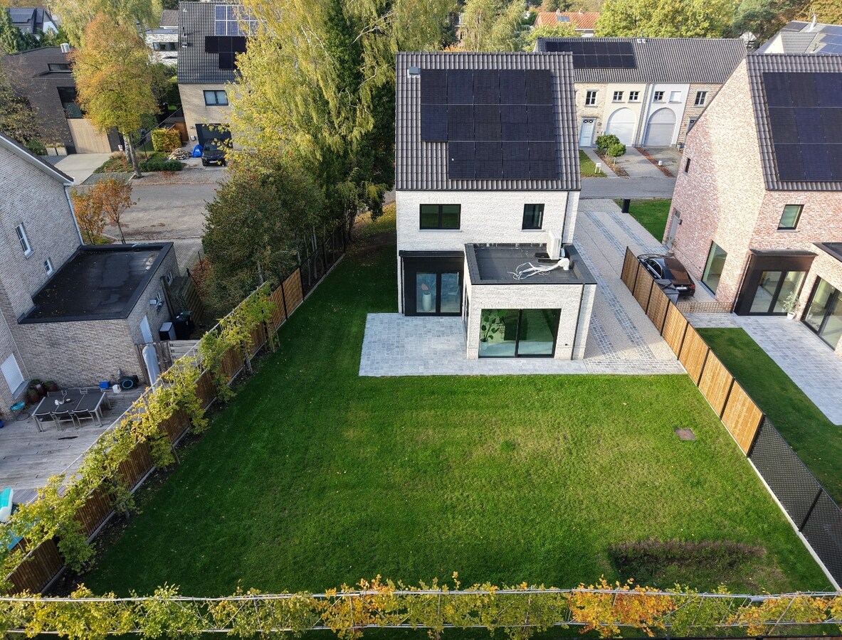 Energievriendelijke (A+) E-peil -5 nieuwbouwvilla in centrum Schilde met Zuid-tuin. 