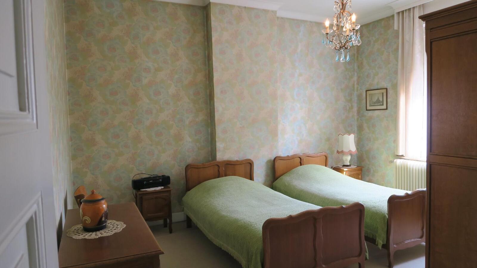 Karaktervolle woning met ruime loodsen 