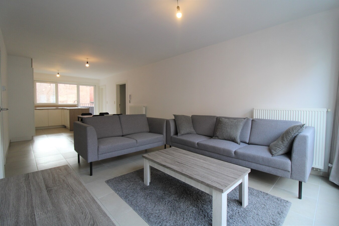 Appartement met twee slaapkamers en autostaanplaats in centrum Roeselare 