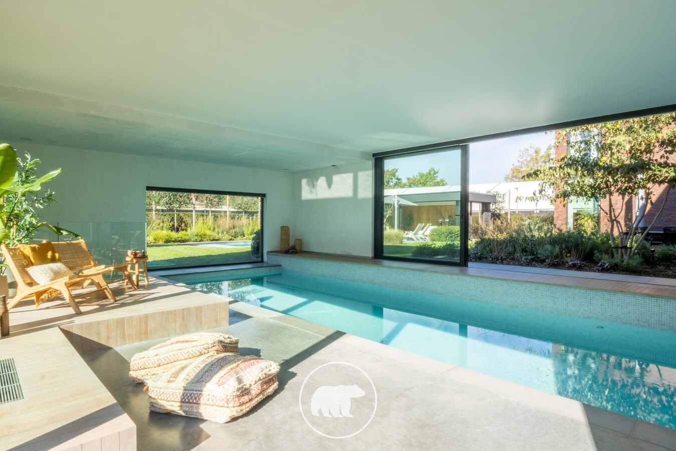 Buitengewone design villa op unieke ligging te Lochristi 