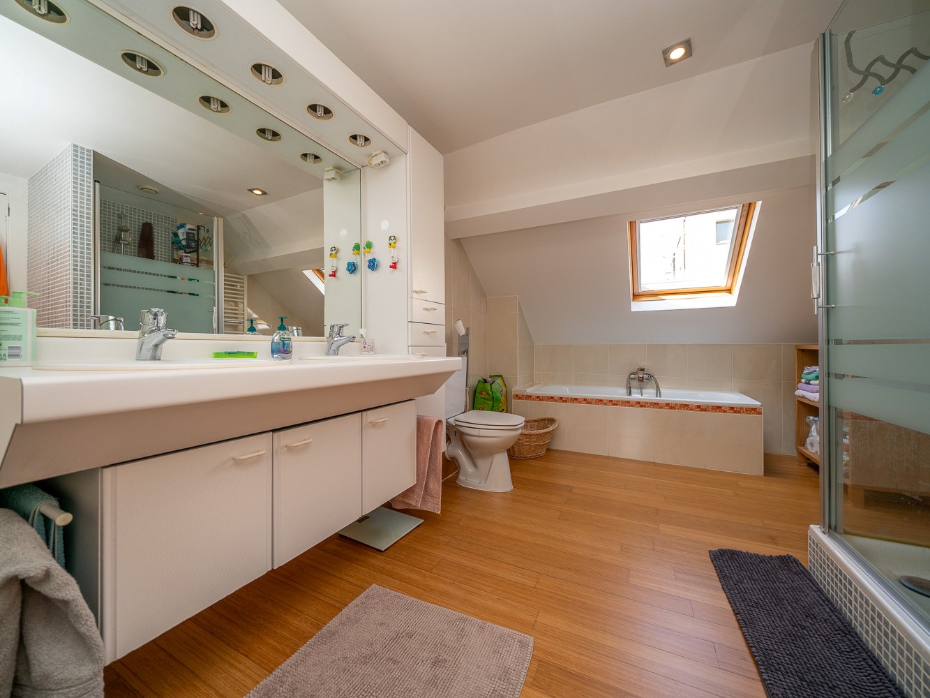 Charmante woning met 4 kamers en stadstuin 