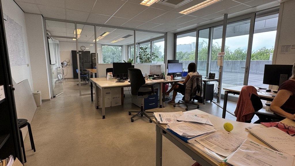 Kantoor/labo met klein magazijn te huur in Technologie-park Zwijnaarde