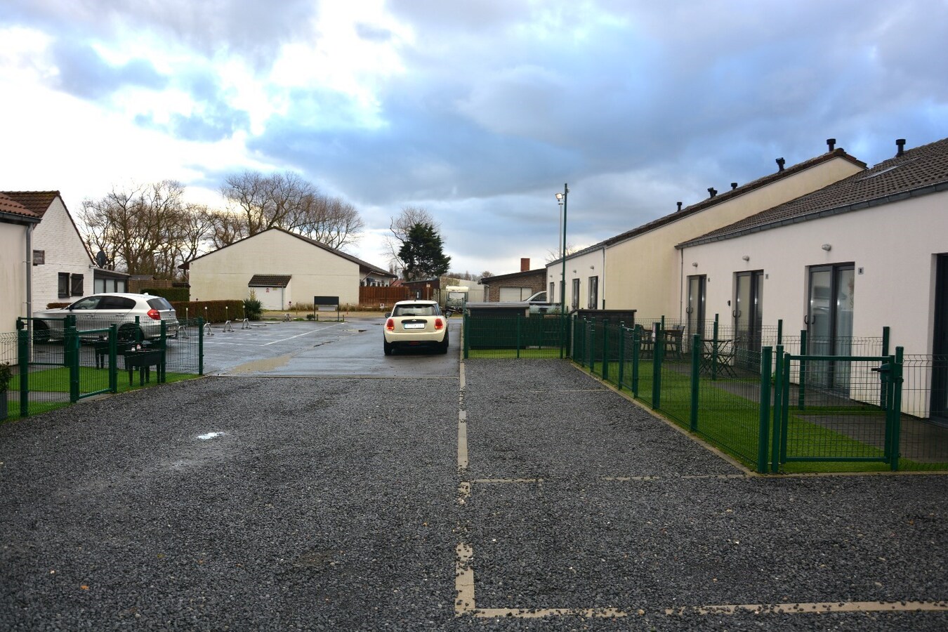 Vakantieplezier in Bredene: investeer in deze aangename vakantiewoning met parkeerplaats! 