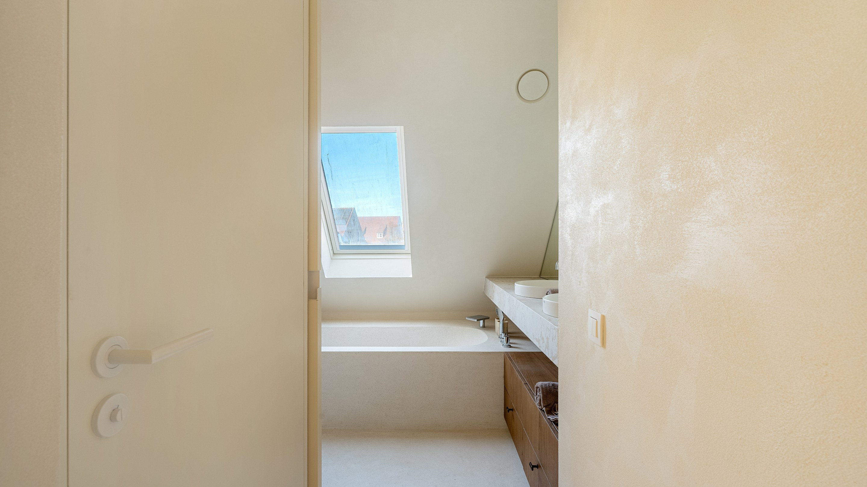 Villa de luxe rénovée dans un quartier résidentiel. 