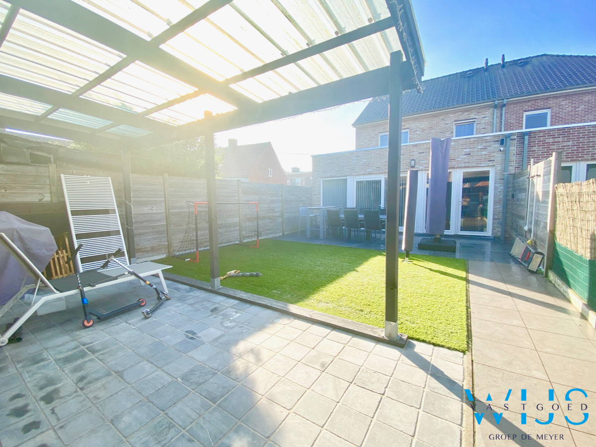 Instapklaar woonhuis met 4 slaapkamers &amp; tuin te Ertvelde ! 