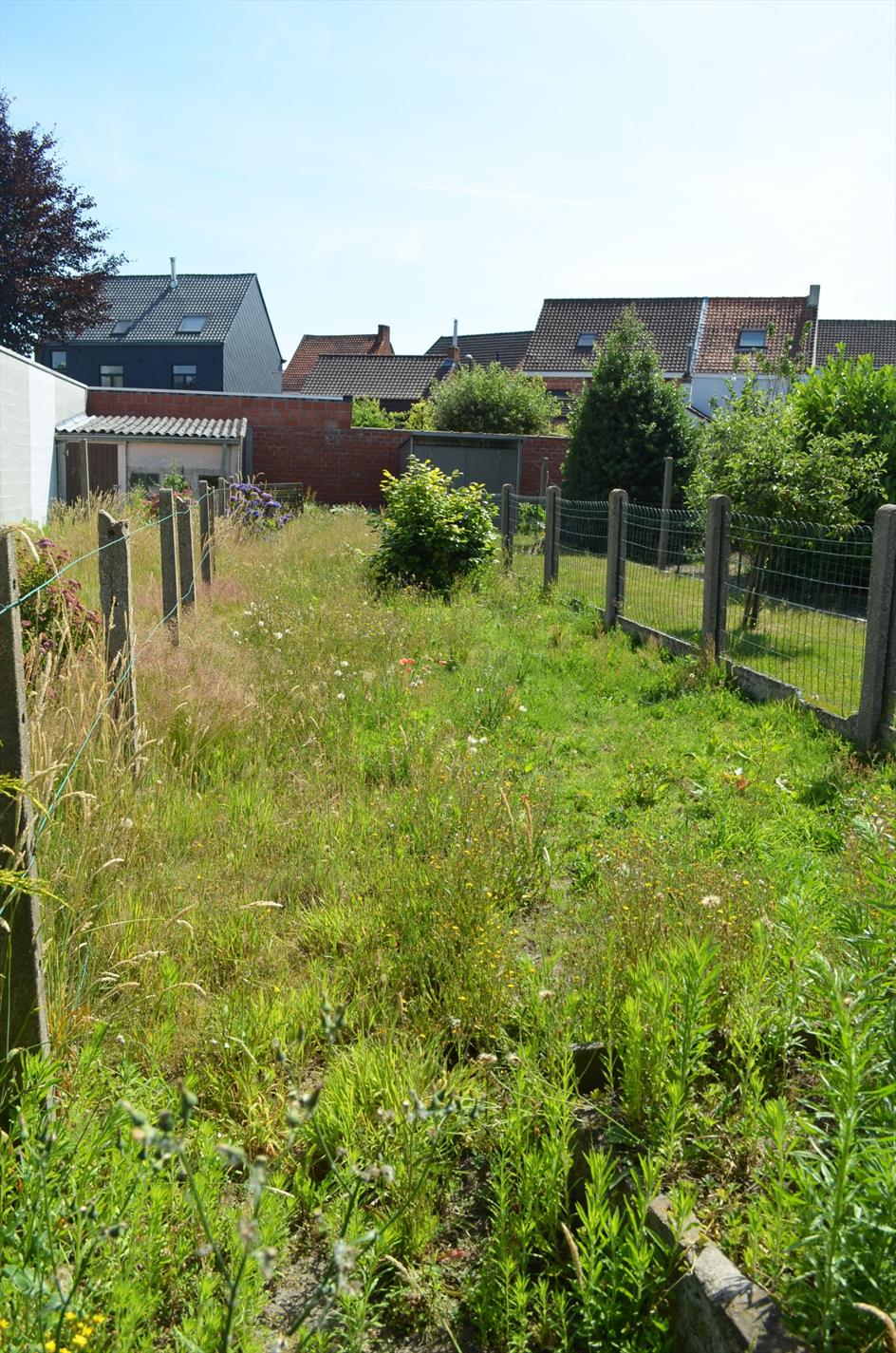 Totaal te renoveren rijwoning  nabij centrum Maldegem 