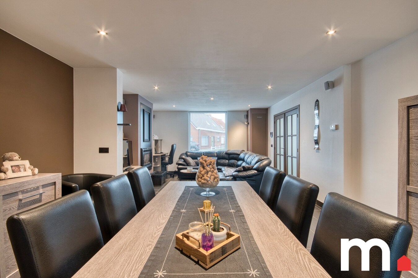 HOB met 4 slaapkamers en Zwembad en buitenbar op 963m² te Lendelede 