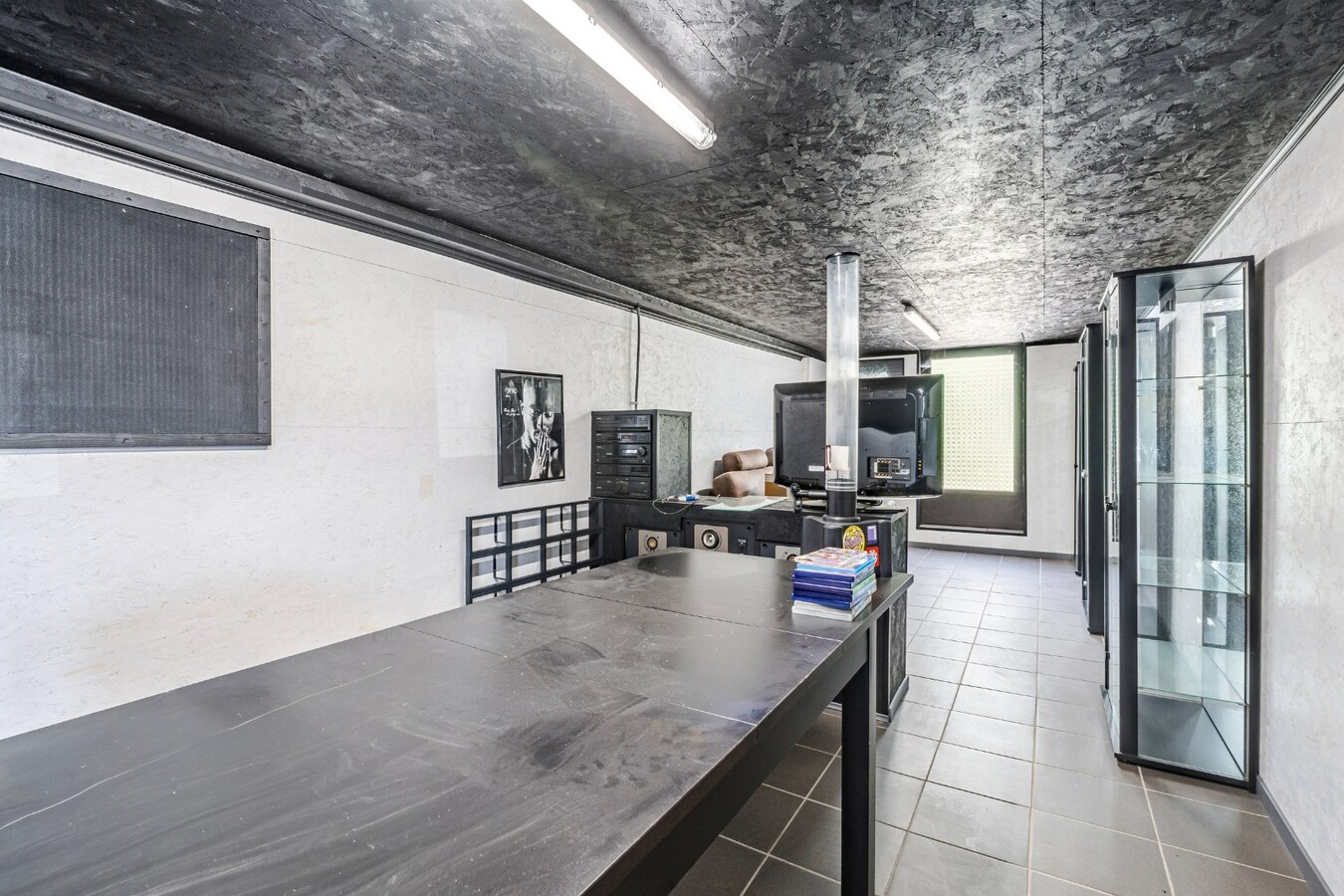 Karaktervolle woning op toplocatie in Zomergem met polyvalente ruimte 