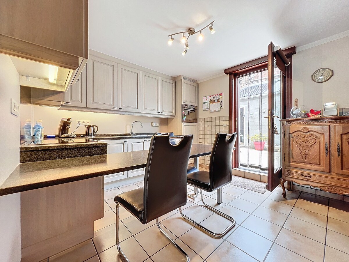 Instapklare, knusse woning met terras te Borsbeke 