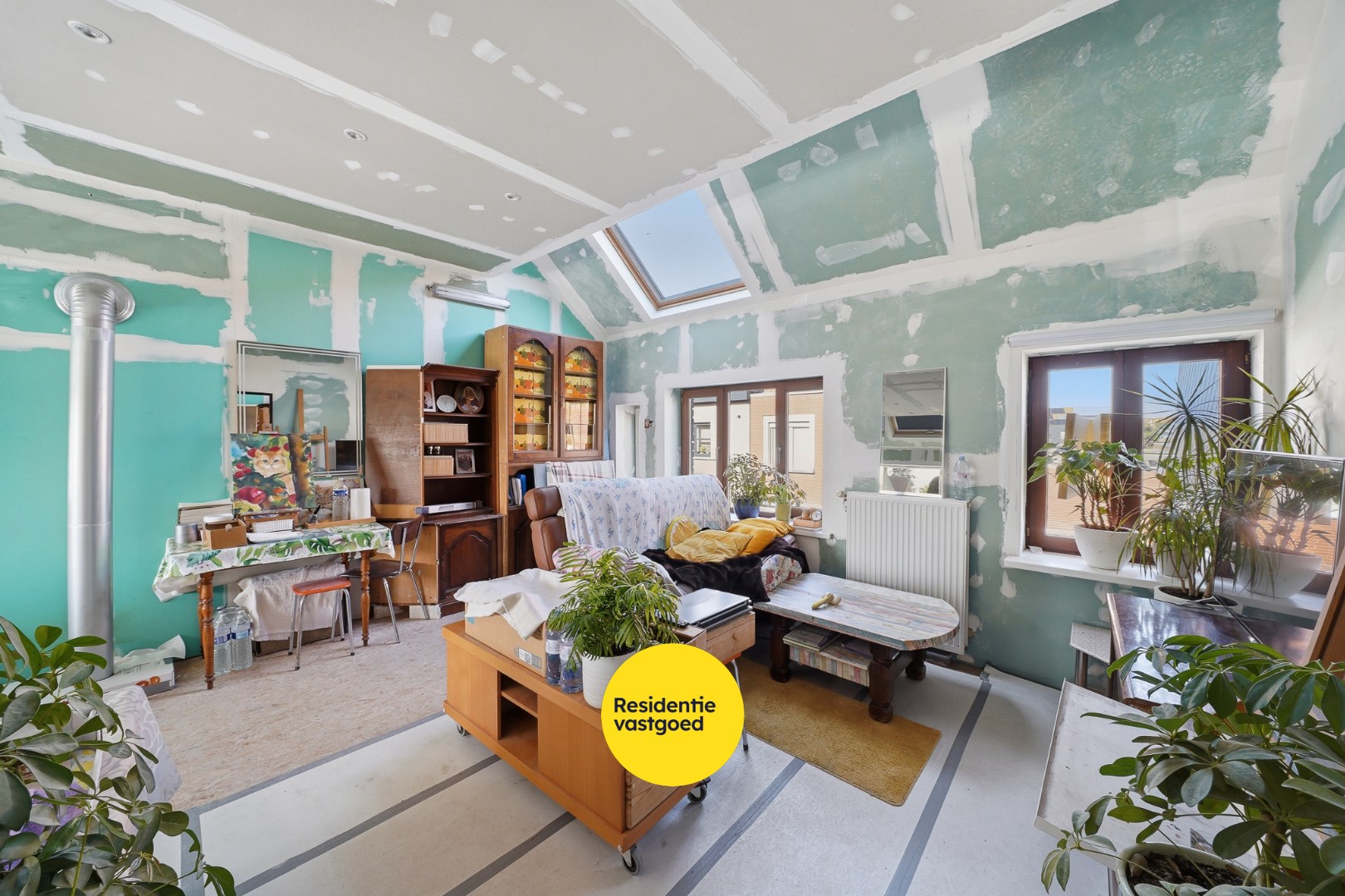 Verder af te werken woning in centrum Oudenburg 