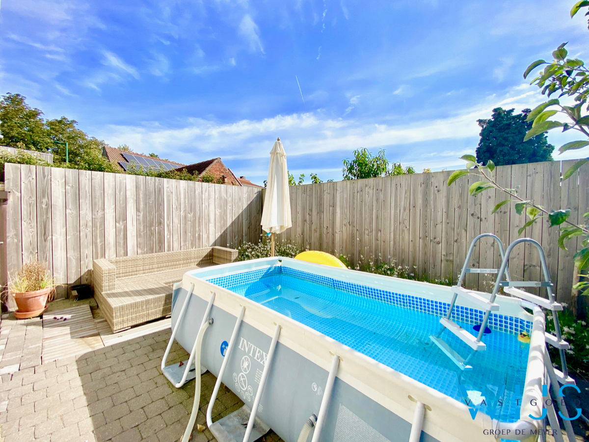 Prachtig afgewerkt landelijk woonhuis in hartje Ertvelde ! 