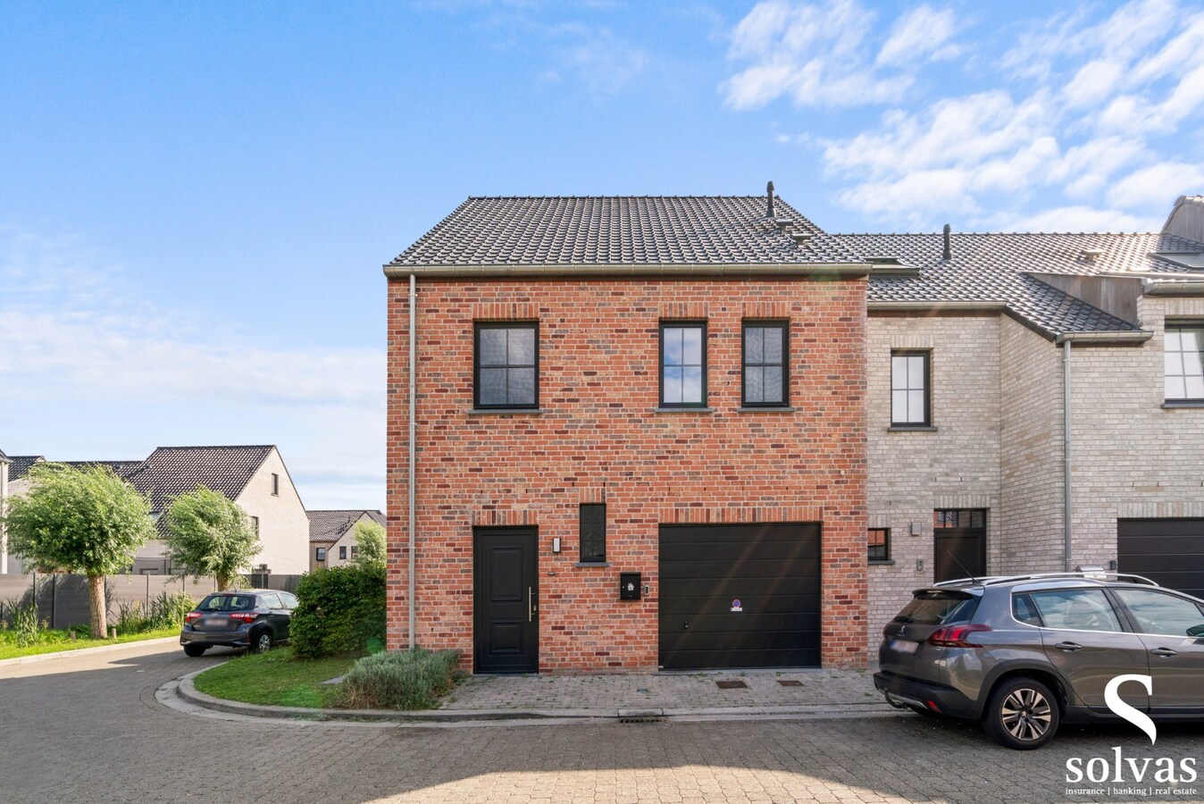 IN OPTIE: Recente halfopen bebouwing in rustige woonwijk 