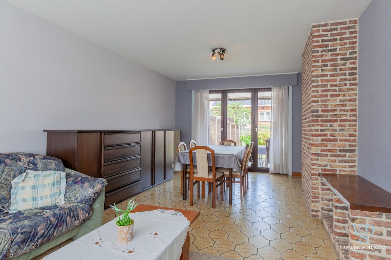 Degelijke Half Open Bebouwing 