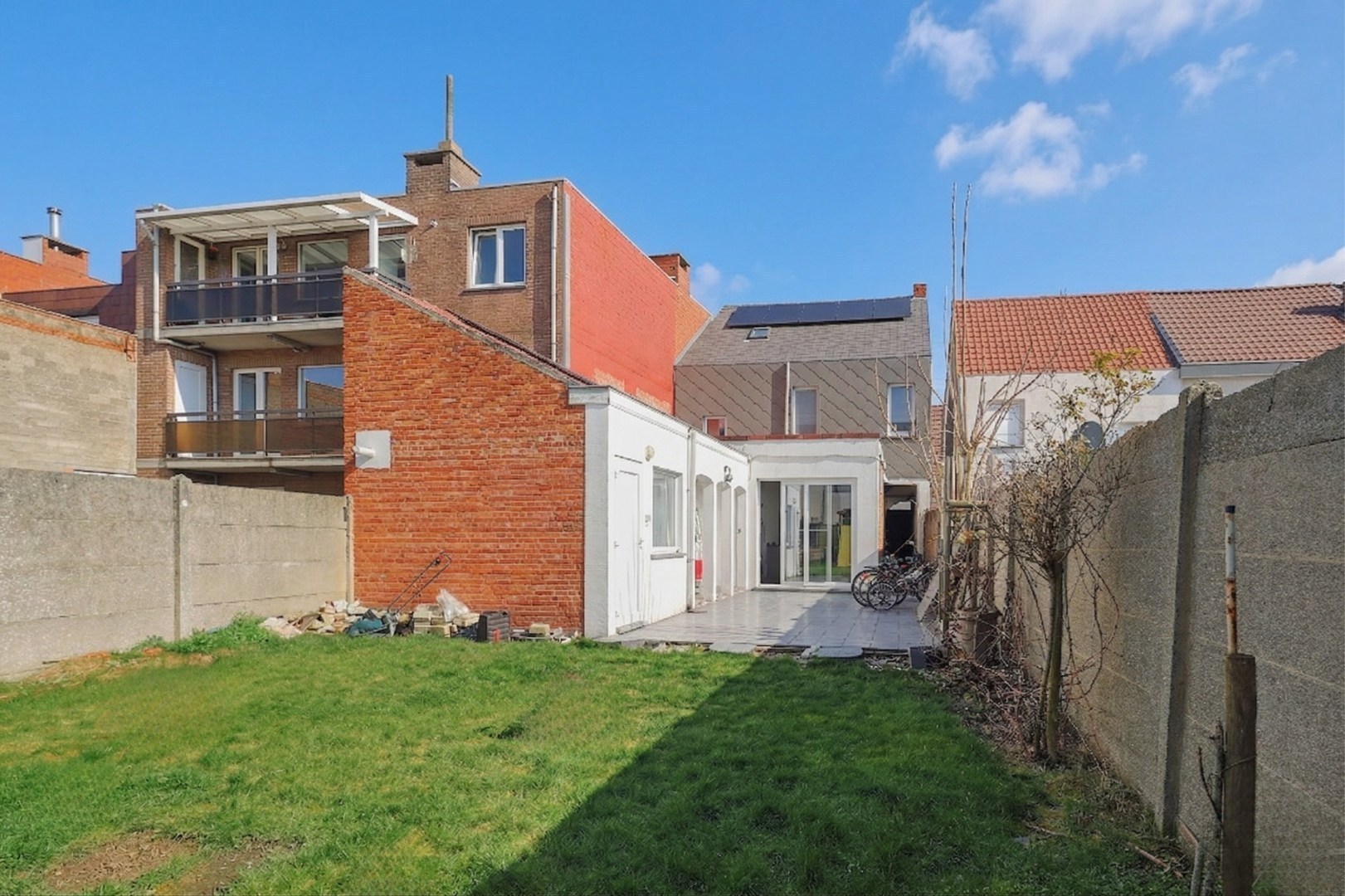 Charmante gezinswoning met zonnige tuin nabij het centrum van Zele 