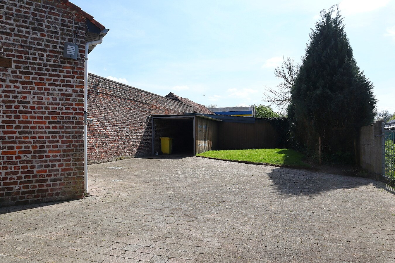 Rijwoning met 4 slaapkamers en tuin te Bierbeek 