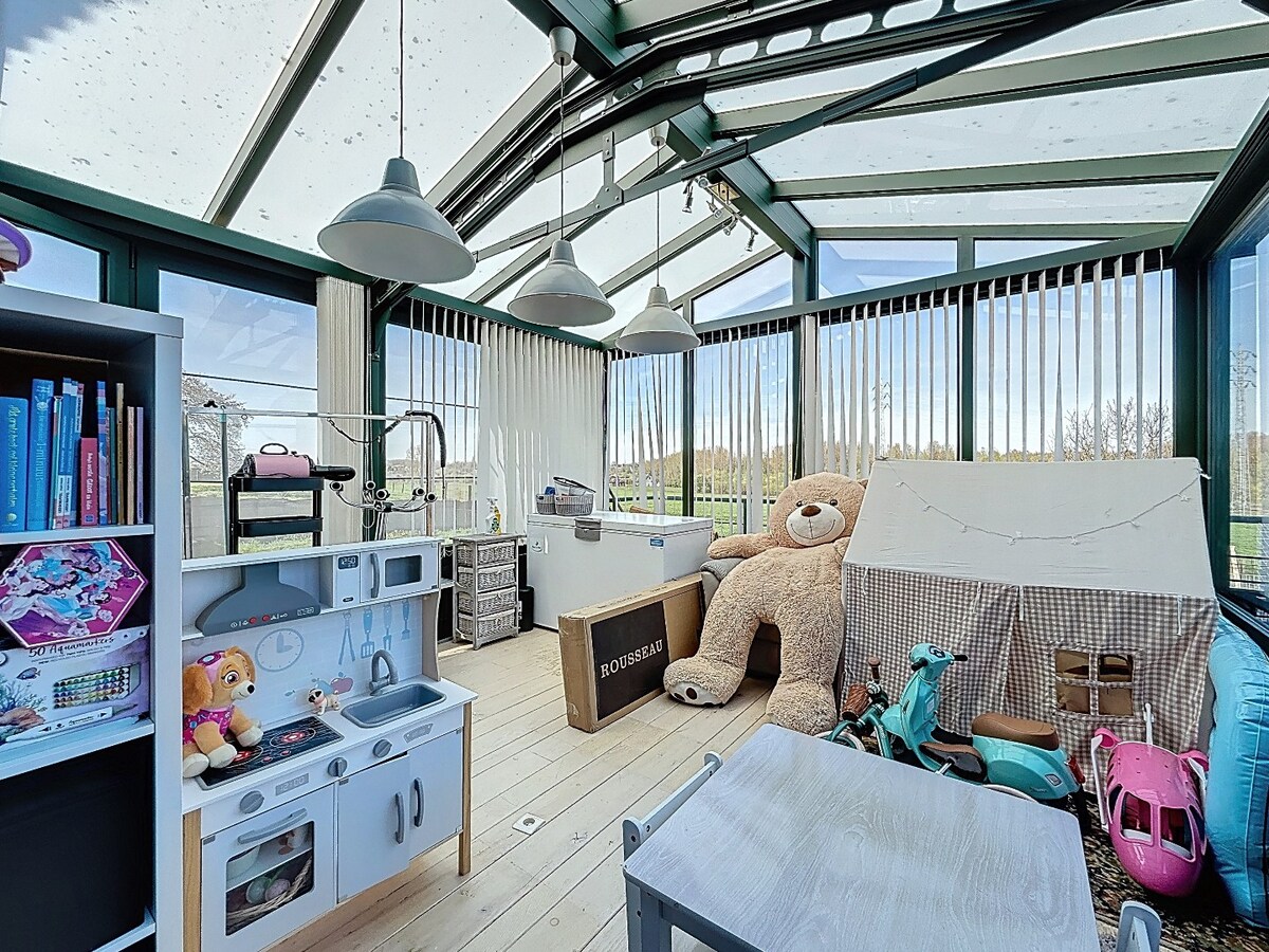 Ruime HOB met veel opslagruimte/garage te Zwalm 