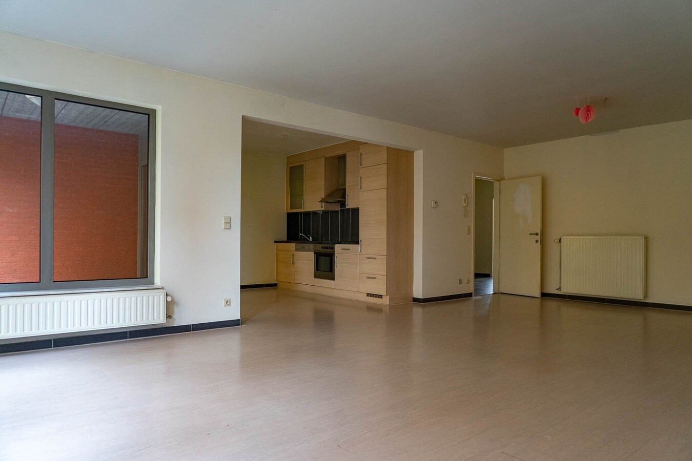 Ruim appartement met terras en garage 