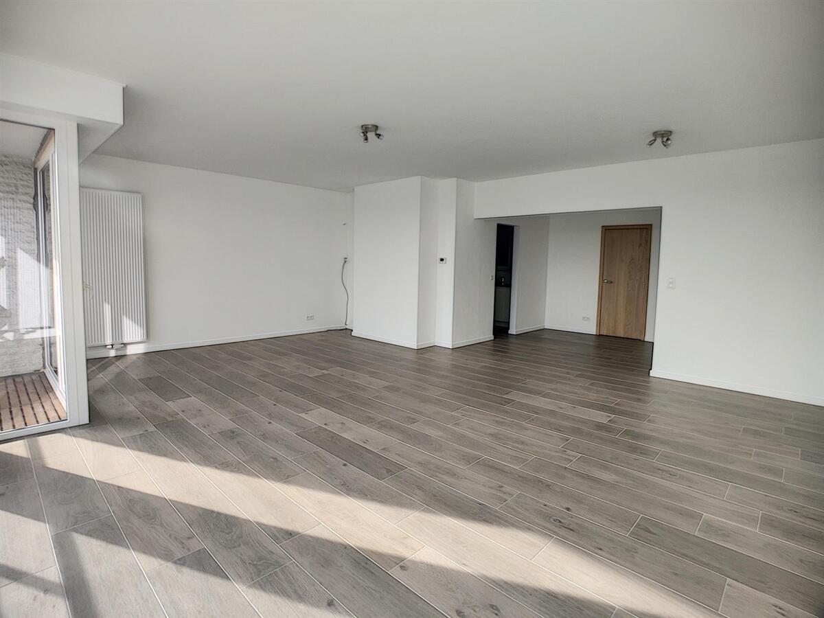 Uiterst knap gerenoveerd appartement van 114m² en 9 meter gevel - Zeebrugge 