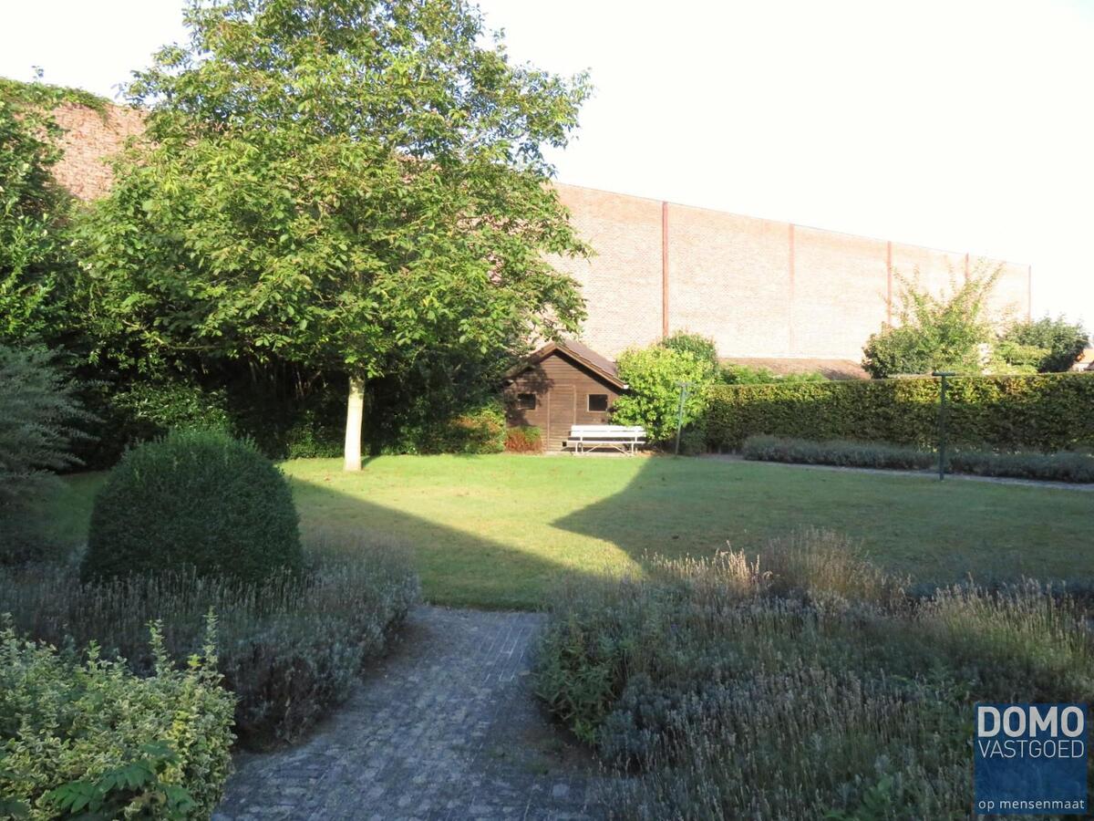 Ruime gelijkvloerse gezinswoning met 2 slaapkamers gelegen te Tuilt-Kuringen 