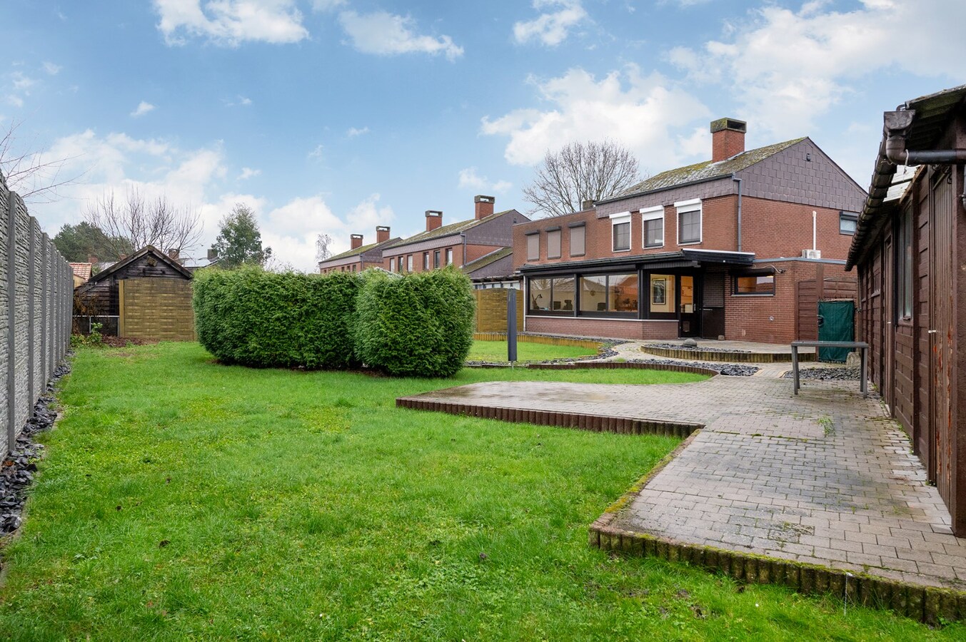 Goed onderhouden woning met drie slaapkamers 