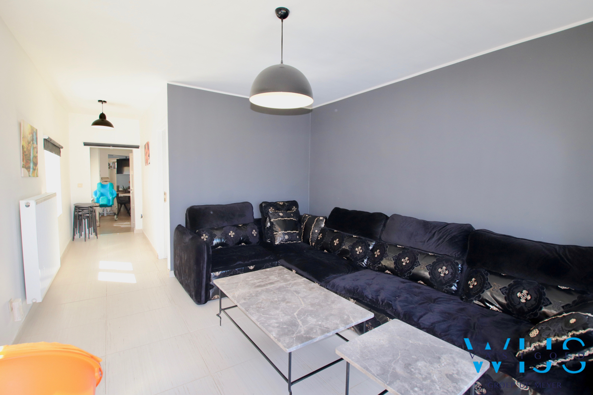 Tof woonhuis op een ideale locatie in OOSTEEKLO ! 