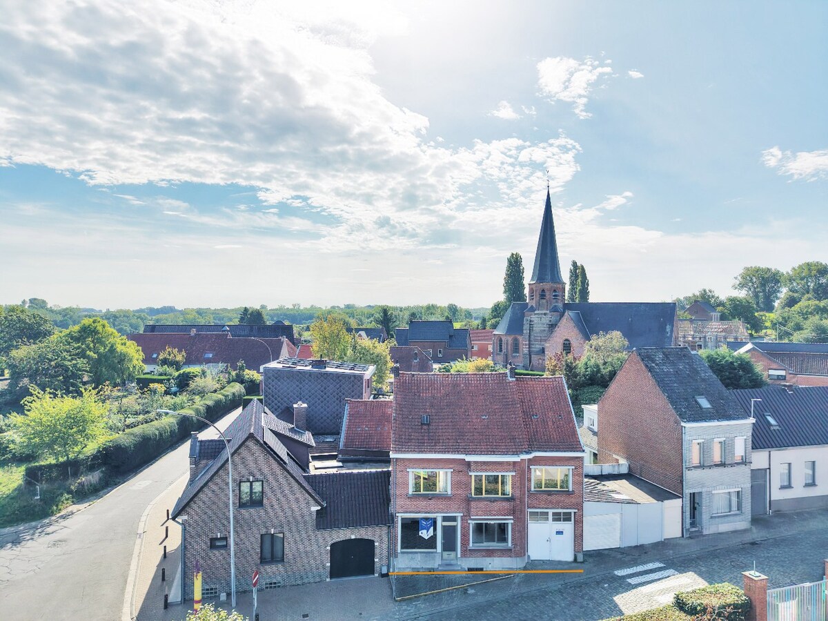 Ruime woning in de pittoreske dorpskern van St-Goriks-Oudenhove 