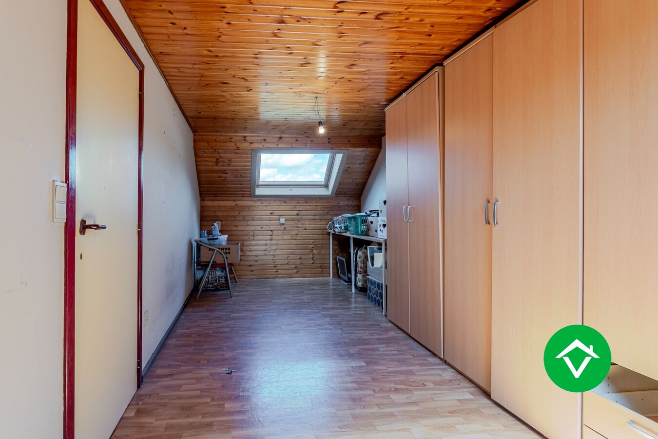 Ruime halfopen bebouwing met 4 slaapkamers en ruime tuin! 