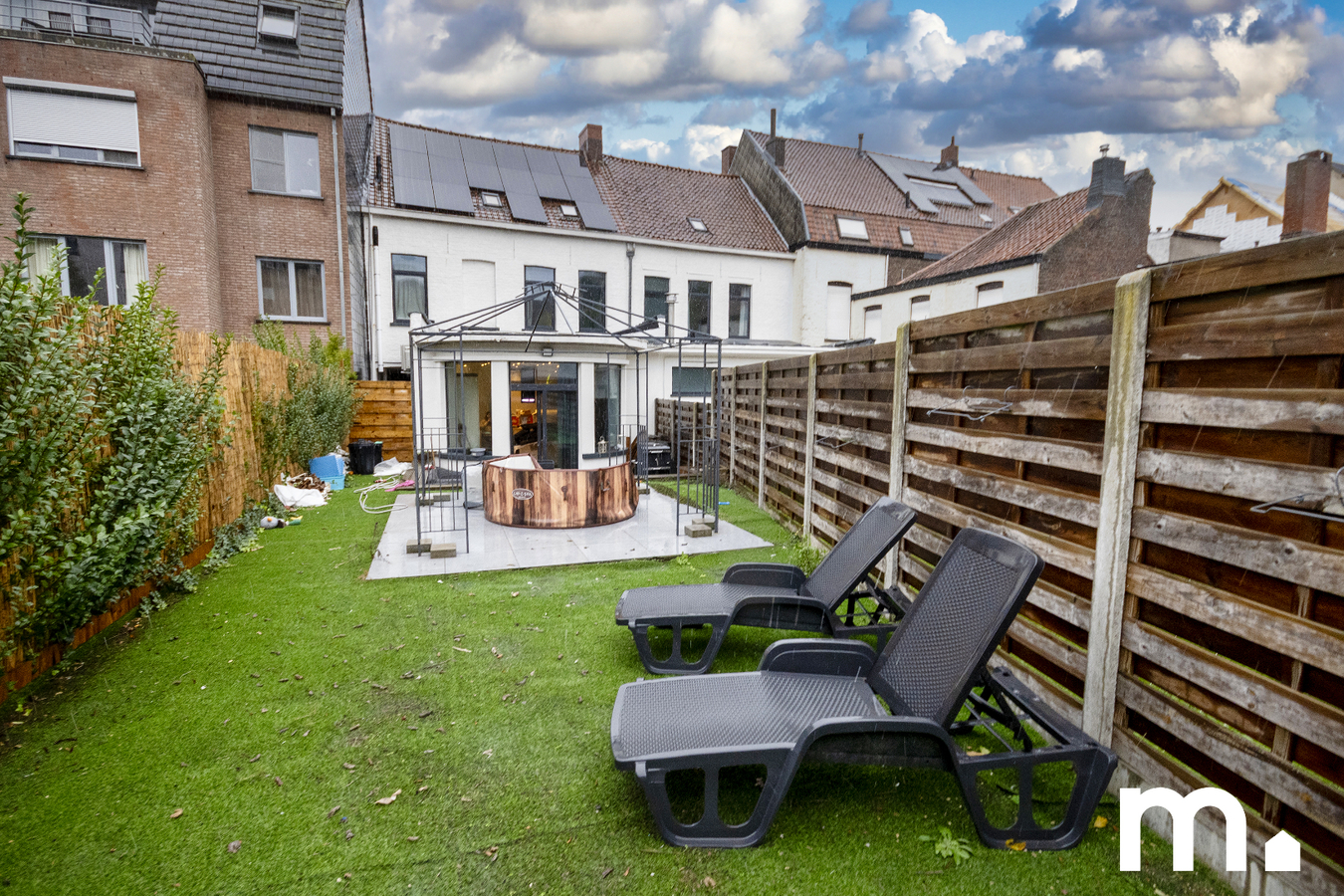 Instapklare woning met 4 slaapkamers, ruime zolder en 16 zonnepanelen in Izegem! 