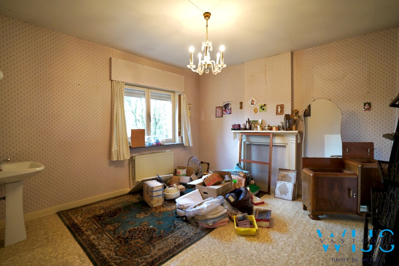 Unieke te renoveren woning op uitzonderlijke eigendom in Drongen! 