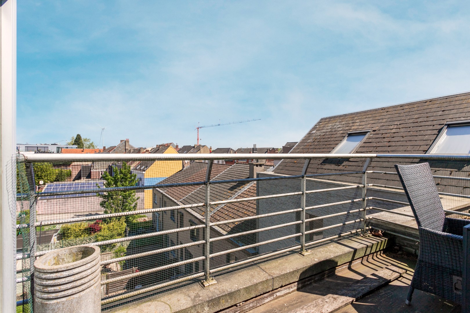 Instapklaar duplex app. 2 slpk met terras en parkeerplaats 