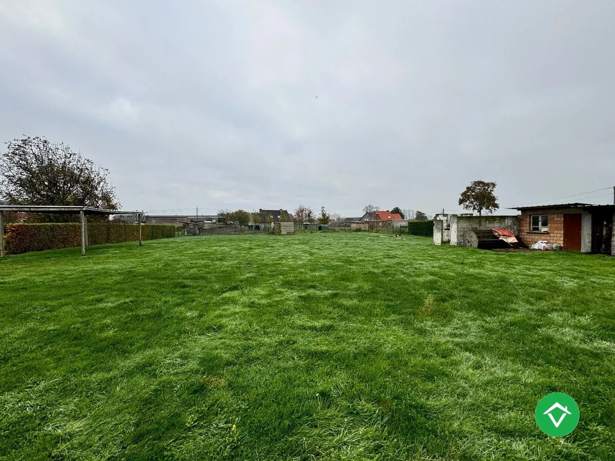 Rustig gelegen te renoveren woning in Torhout 