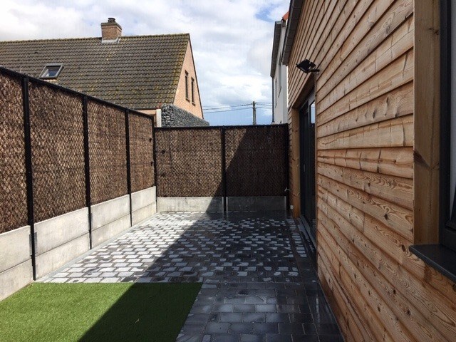 Volledige gerenoveerde woning met buitenruimte in Houthulst 