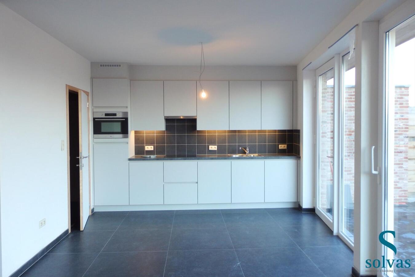 Halfopen nieuwbouwwoning met 4 slaapkamers te Adegem! 