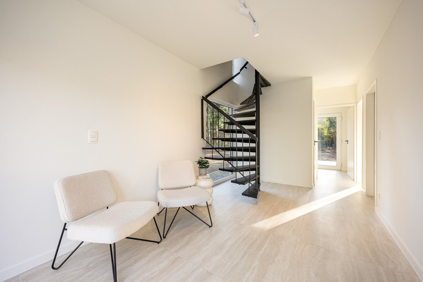 Volledig gerenoveerde HOB op een toplocatie te Brasschaat! 