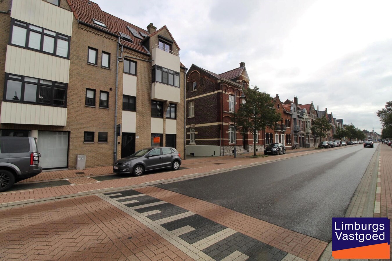 Handels/praktijkruimte, 110m², kelder met drijfkracht, parking 