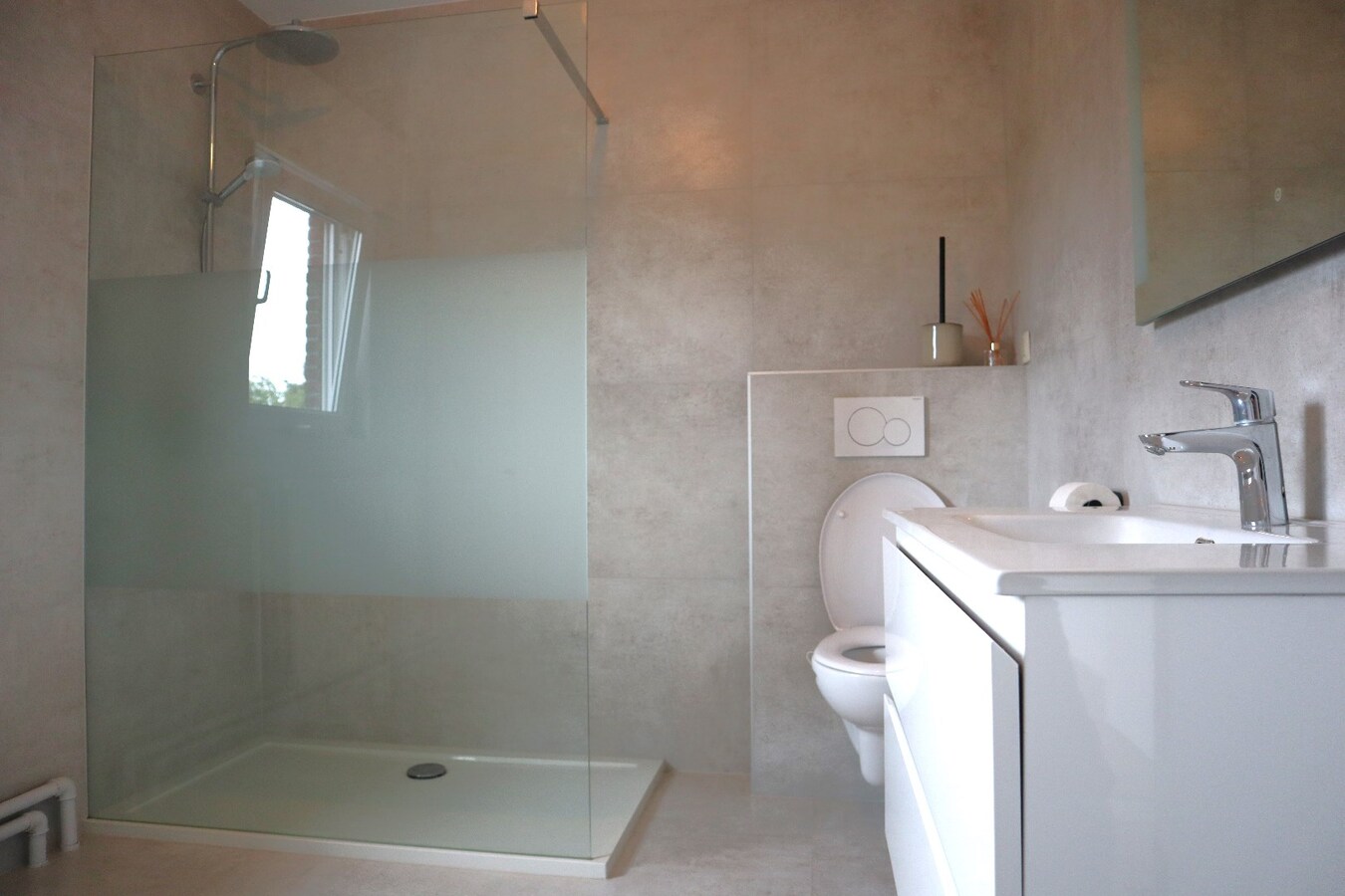 Gerenoveerde rijwoning met 3 slaapkamers te Bierbeek (Korbeek-lo) 